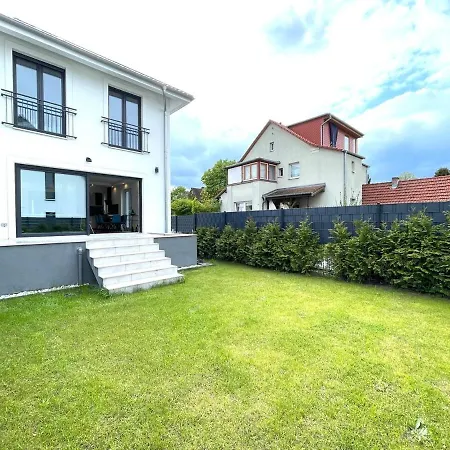 Dom wakacyjny Luxury House